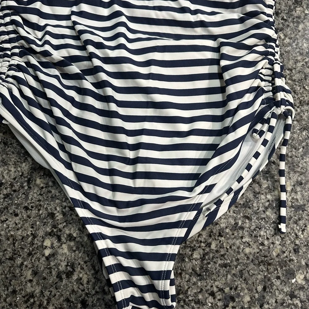 Kona Sol Swimsuit - XL - Picture 2 of 10
